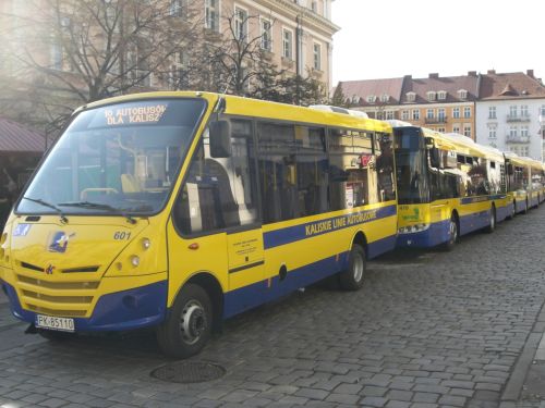 Fot.: Przekazanie autobusów. 